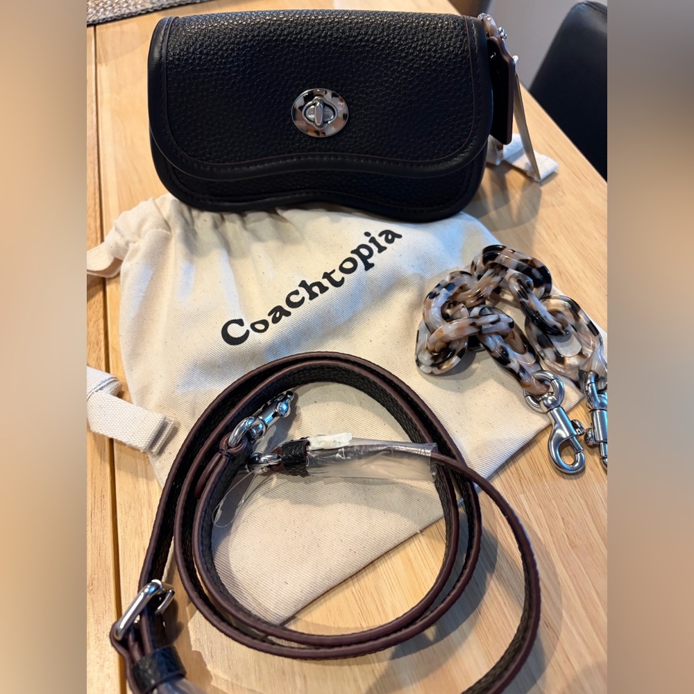 NWT Coachtopia Mini Wavy Dinky Bag